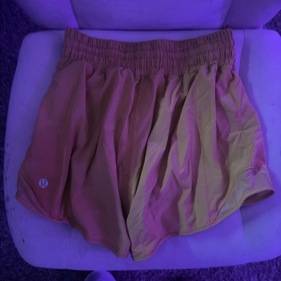 ★𝐋𝐮𝐥𝐮𝐥𝐞𝐦𝐨𝐧 𝐨𝐫𝐚𝐧𝐠𝐞 𝐬𝐡𝐨𝐫𝐭𝐬★ - Picture 2 of 4